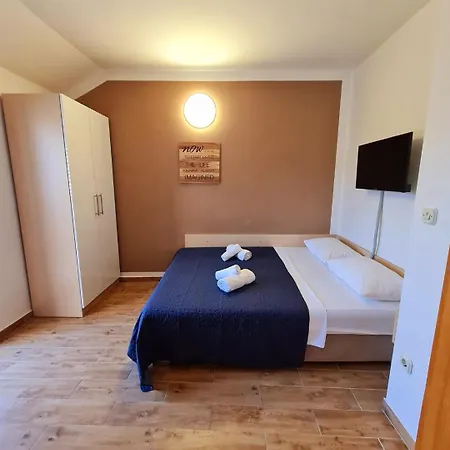 Vila Maslina Apartments Mit Pool Und Garten Nahe Am Strand Tucepi Room photo
