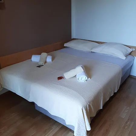 Vila Maslina Apartments Mit Pool Und Garten Nahe Am Strand Tucepi Room photo