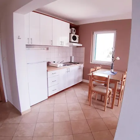 Vila Maslina Apartments Mit Pool Und Garten Nahe Am Strand Tucepi Room photo