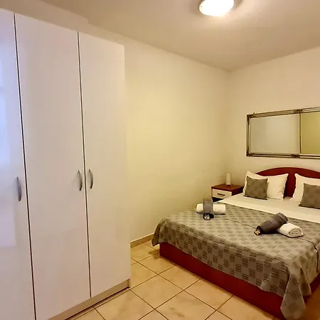 Vila Maslina Apartments Mit Pool Und Garten Nahe Am Strand Tucepi Room photo