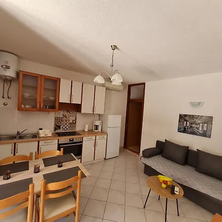 Vila Maslina Apartments Mit Pool Und Garten Nahe Am Strand Tucepi Room photo