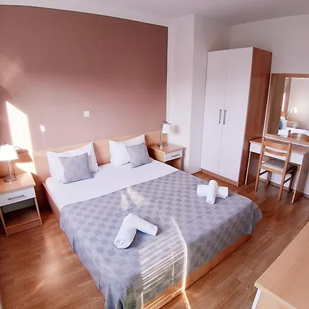 Vila Maslina Apartments Mit Pool Und Garten Nahe Am Strand Tucepi Room photo