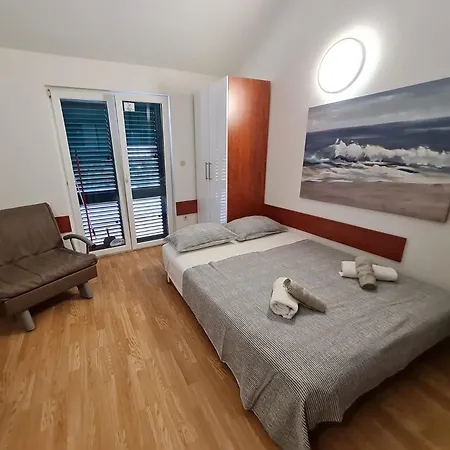 Vila Maslina Apartments Mit Pool Und Garten Nahe Am Strand Tucepi Room photo