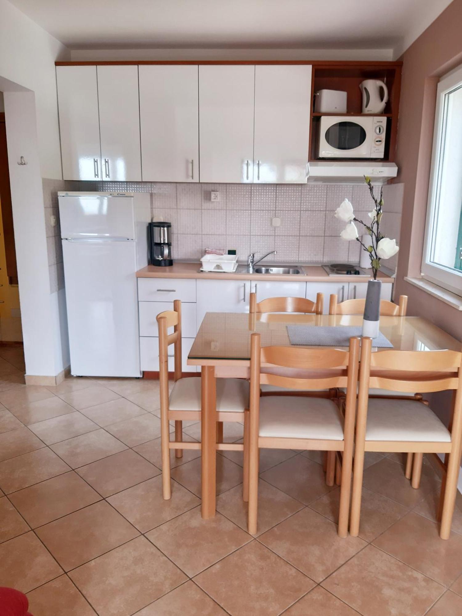 Apartment Maslina Mit Pool Und Garten Nahe Am