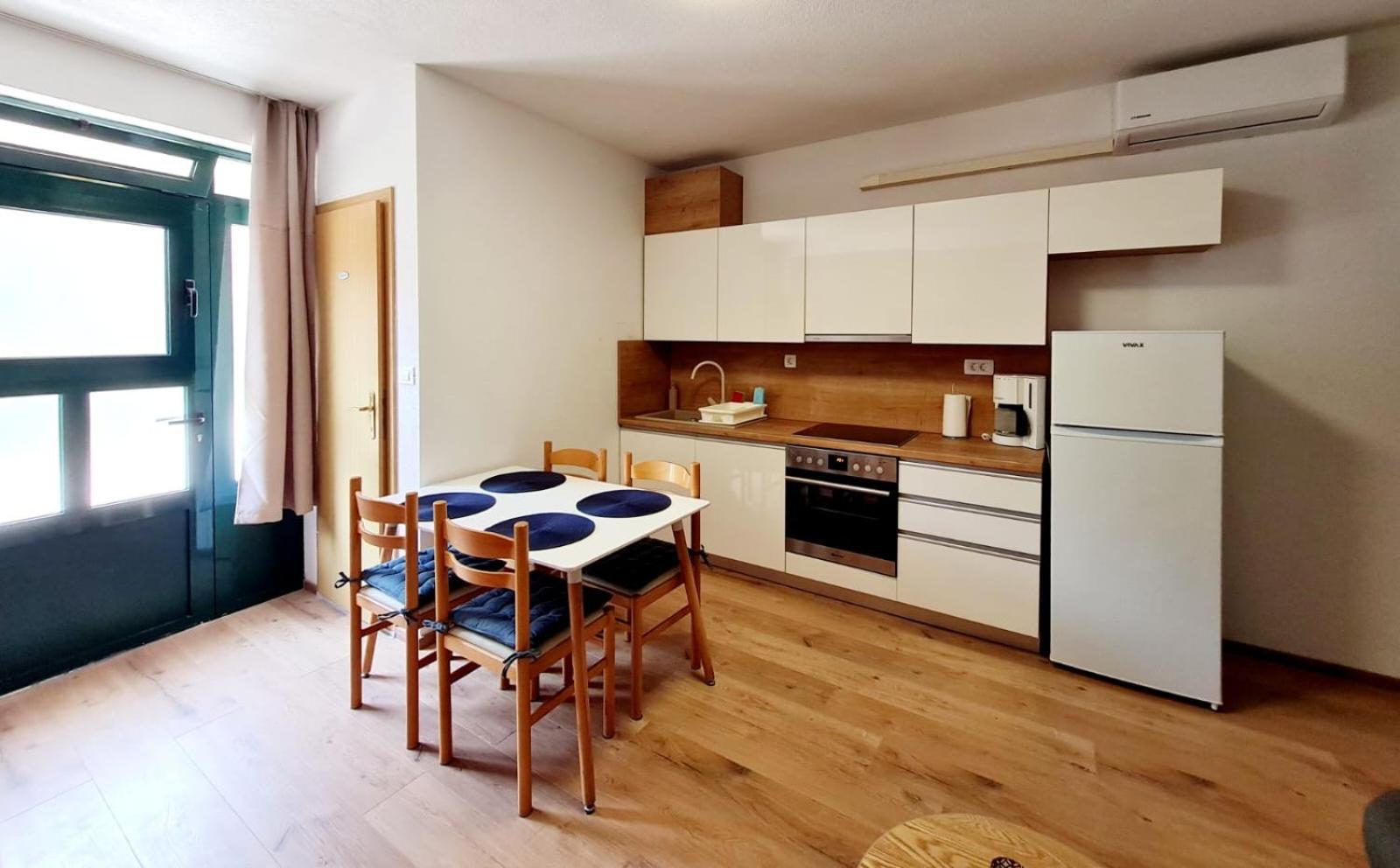 Apartment Maslina Mit Pool Und Garten Nahe Am Tucepi